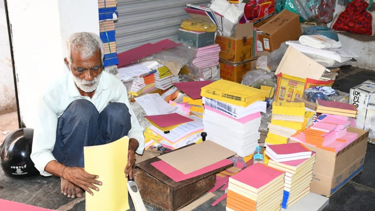 Printing Kashi Gadag in Crisis Middle East War Hits Raw Material Supply rav Printing Kashi Gadag in Crisis Middle East War Hits Raw Material Supply rav