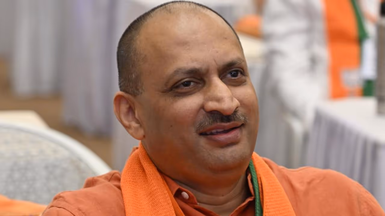 Anantkumar Hegde petitions High Court for son s passport Anantkumar Hegde petitions High Court for son s passport