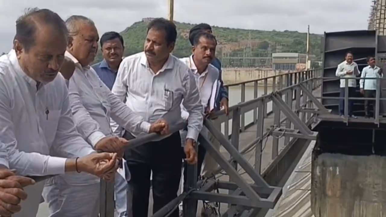Minister Ramalinga Reddy visits Almatti Dam water levels karnataka reservoirs today Minister Ramalinga Reddy visits Almatti Dam water levels karnataka reservoirs today