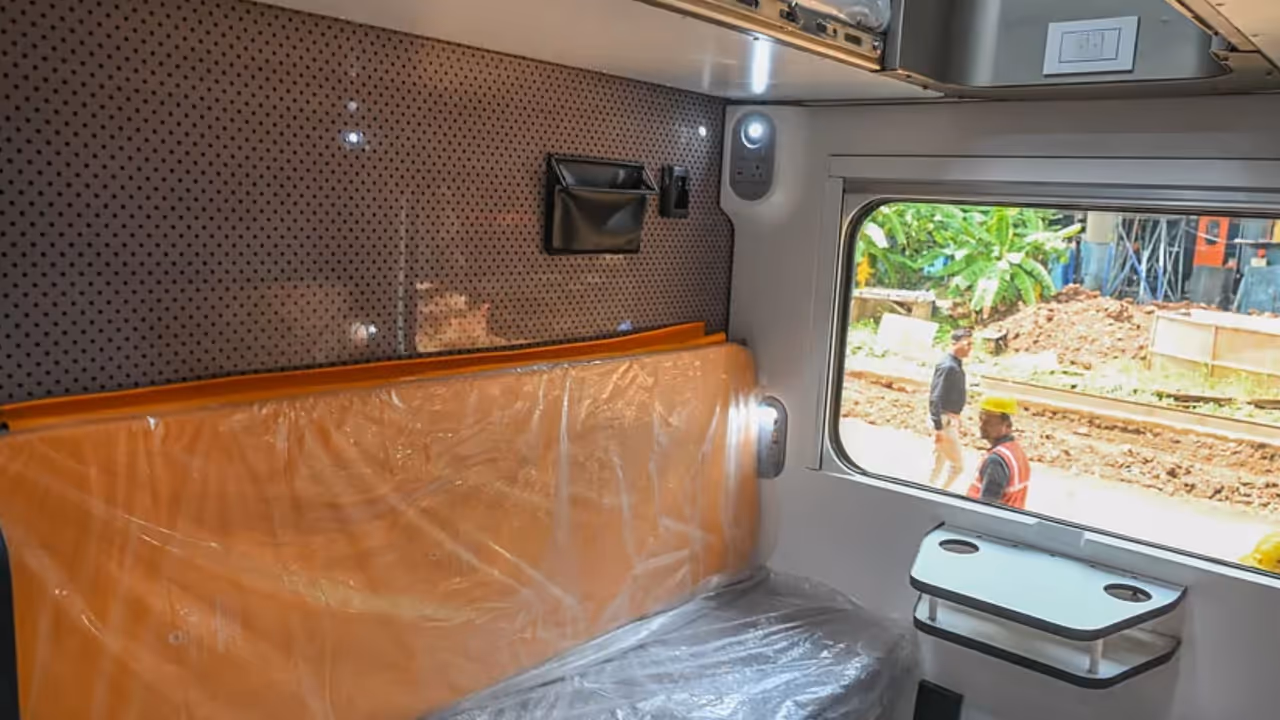 Bengaluru Mumbai Vande bharat Sleeper train Bengaluru Mumbai Vande bharat Sleeper train