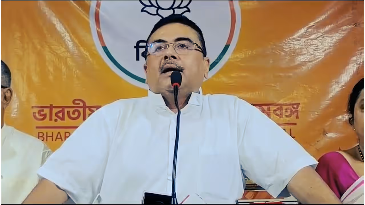 Suvendu Adhikari Dharna case of in front of Raj Bhavan The hearing will be next Tuesday bsm Suvendu Adhikari Dharna case of in front of Raj Bhavan The hearing will be next Tuesday bsm