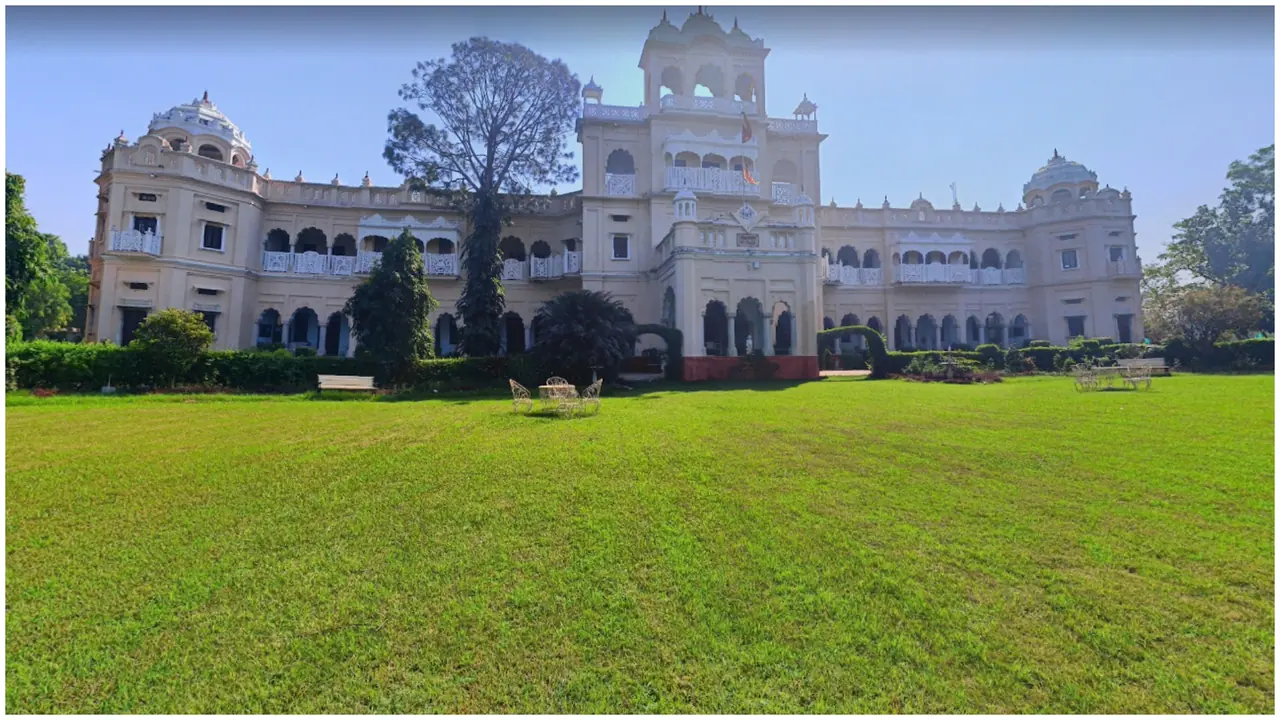mahesh vilas palace