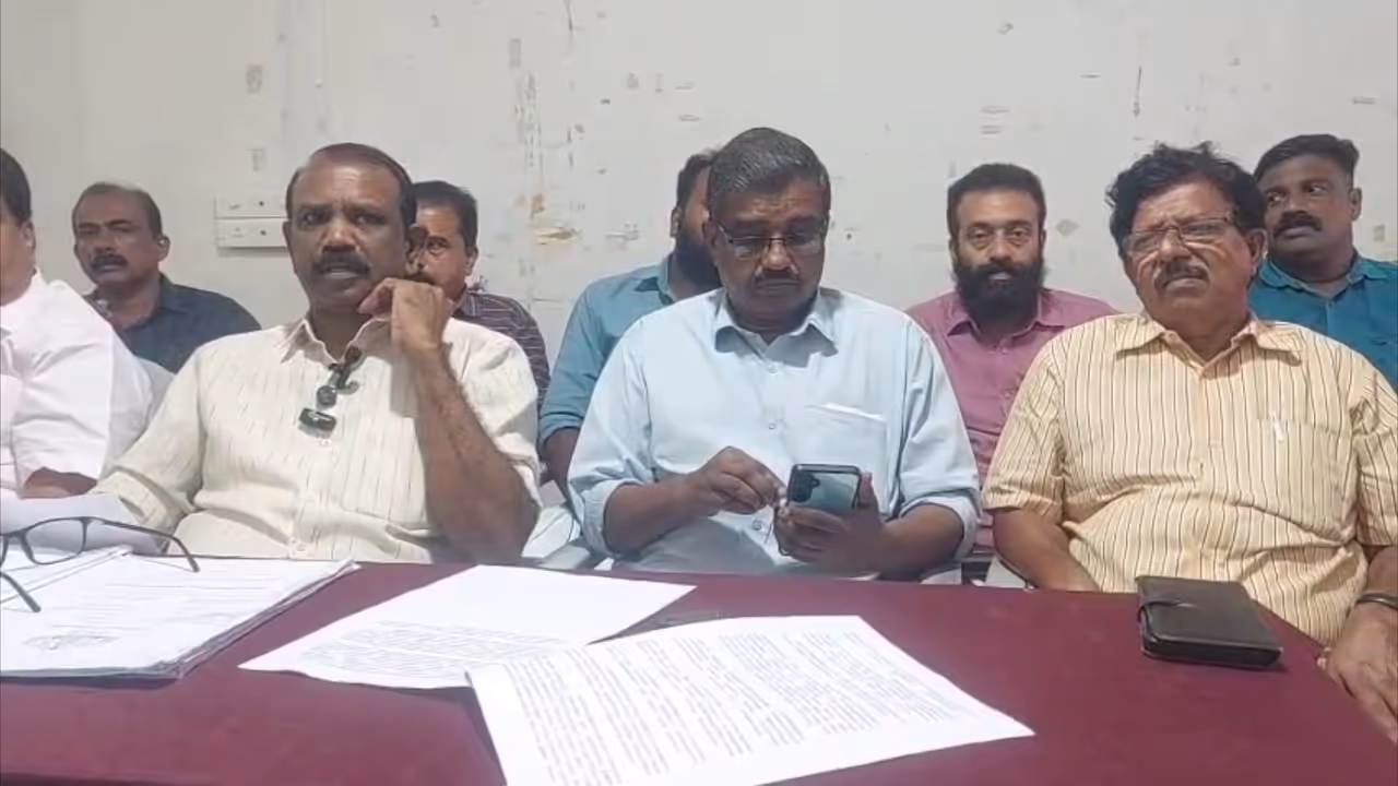 Mass resignation in CPI