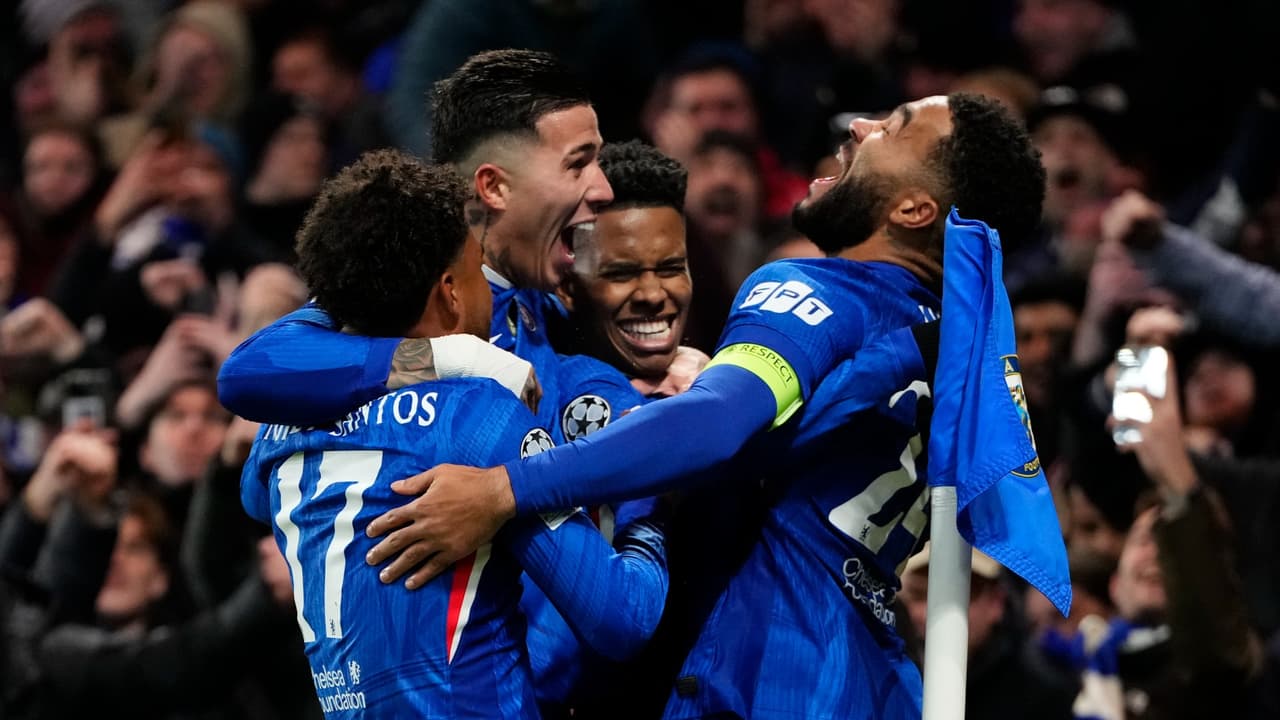 Chelsea crush Barcelona in Champions League