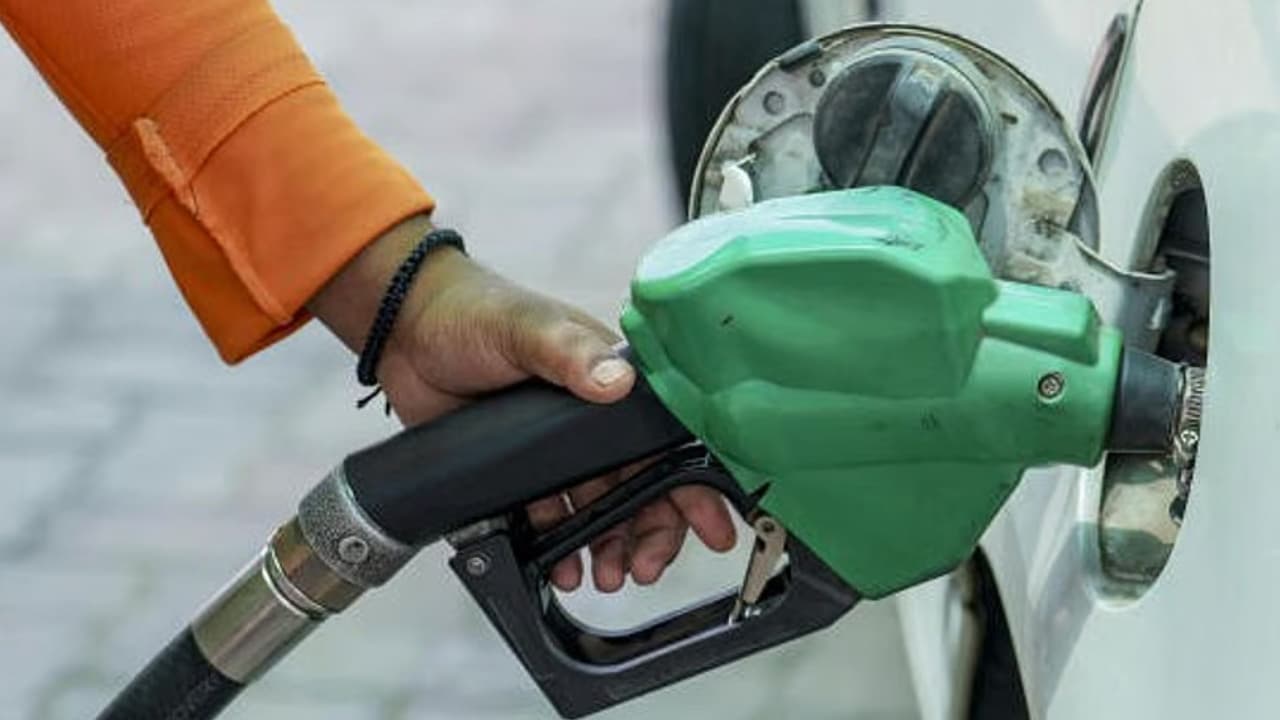 Central govt limits diesel sales to 200 litres per vehicle In a day Central govt limits diesel sales to 200 litres per vehicle In a day