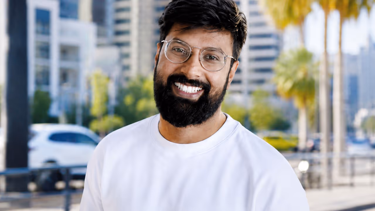 from iit to millionaire meet Siddhartha Saxena who earned rs 77 crore in a single day from iit to millionaire meet Siddhartha Saxena who earned rs 77 crore in a single day