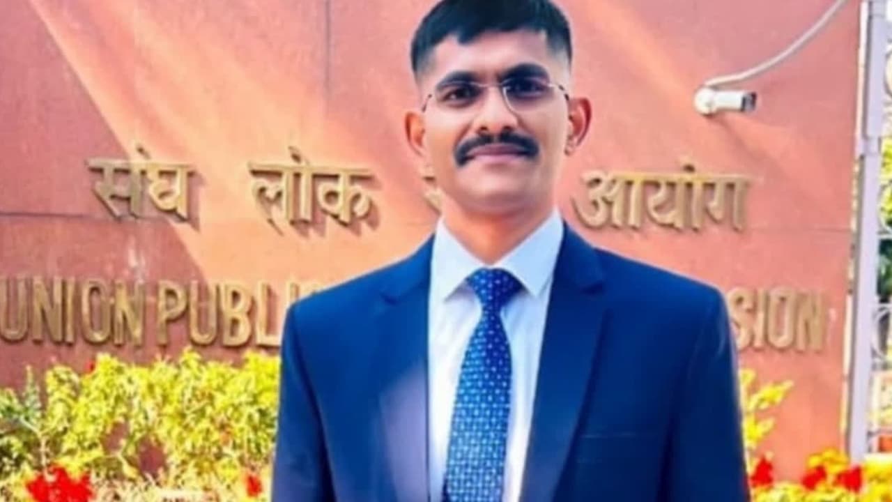 Harassment of Karnataka woman Accused IPS officer attempts dies at hyderbabad rav Harassment of Karnataka woman Accused IPS officer attempts dies at hyderbabad rav