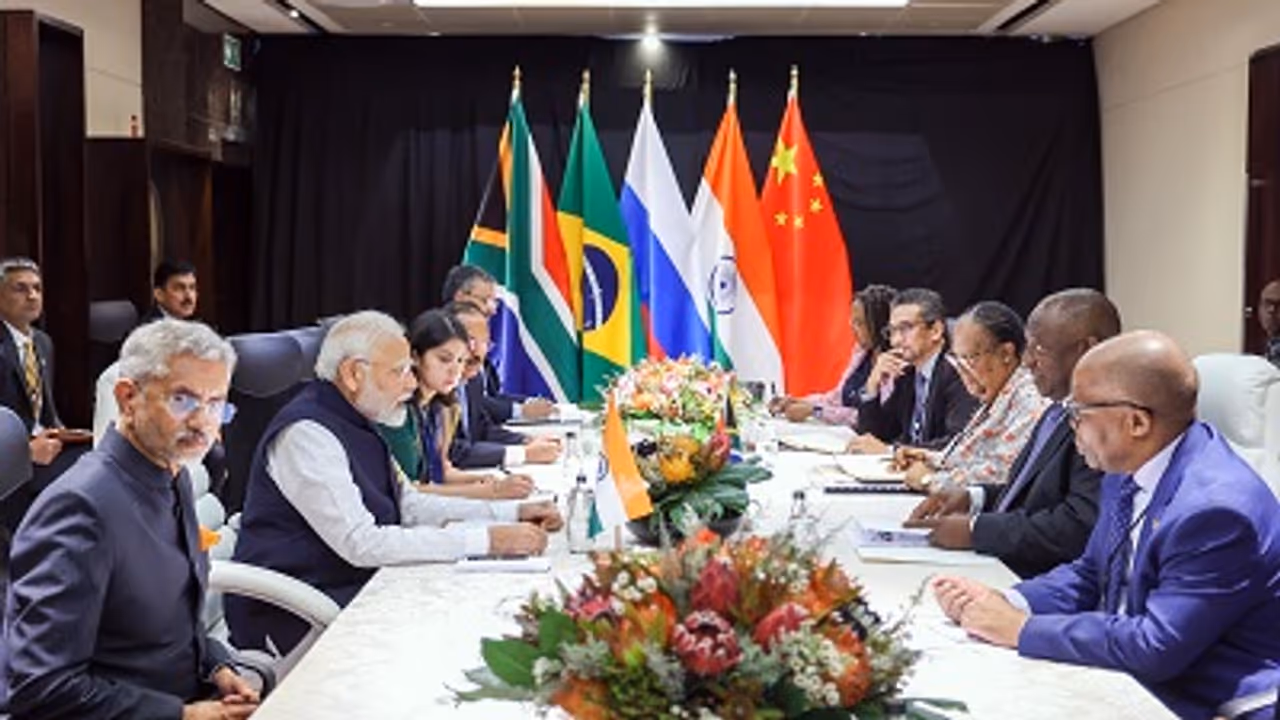 PM Modi Gifted in BRICS Summit PM Modi Gifted in BRICS Summit