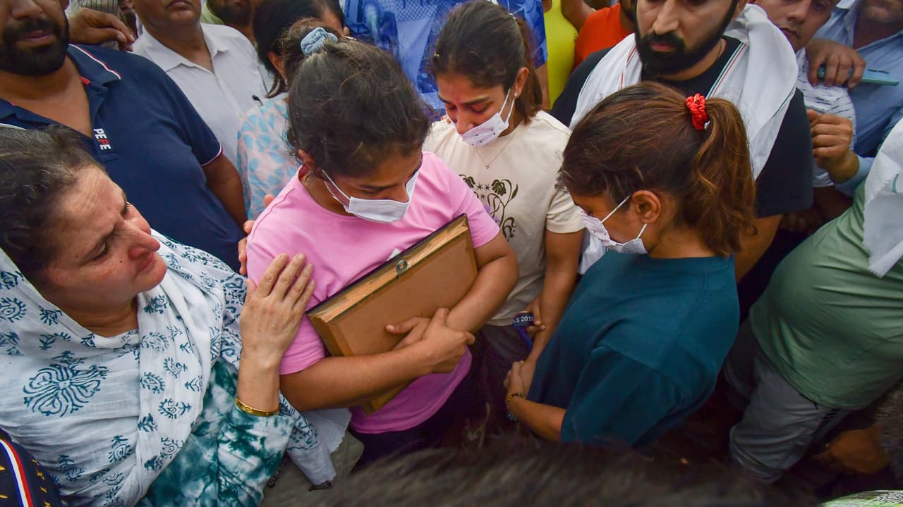 wrestlers protest wrestlers protest