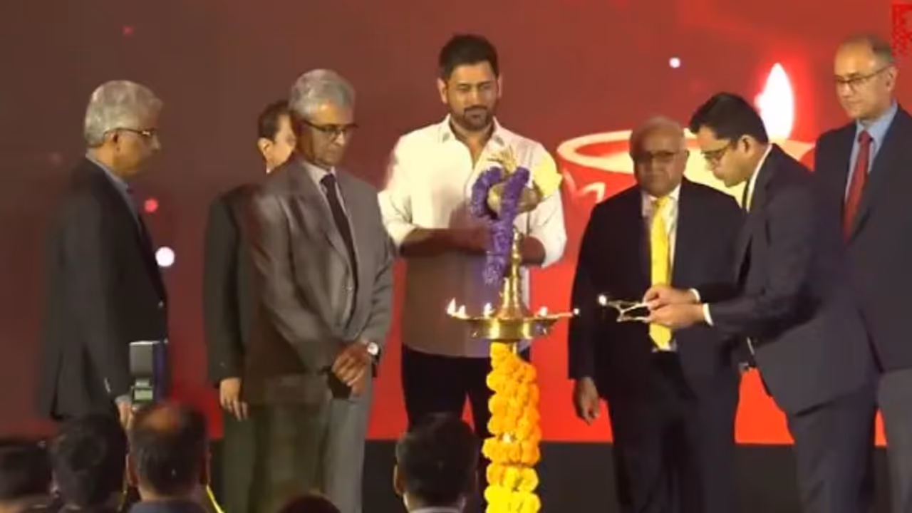 Dhoni Opens Up on RCB’s Dominance and CSK’s Struggles Dhoni Opens Up on RCB’s Dominance and CSK’s Struggles