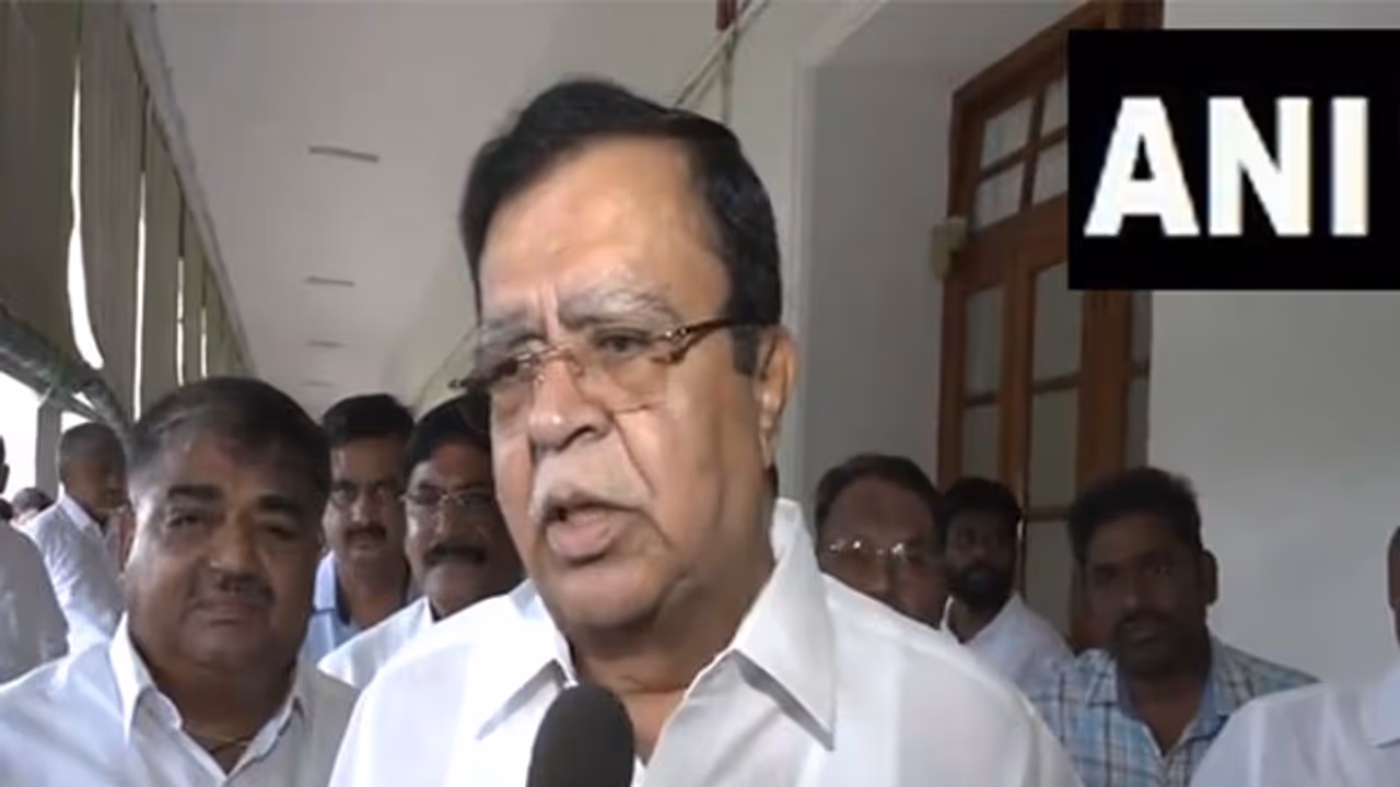 Shoe thrown at CJI Gavai 