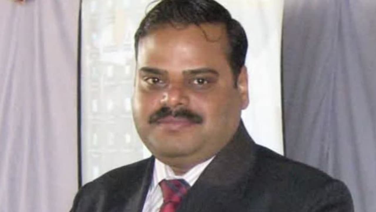 Accused Professor Girish Parmar Accused Professor Girish Parmar