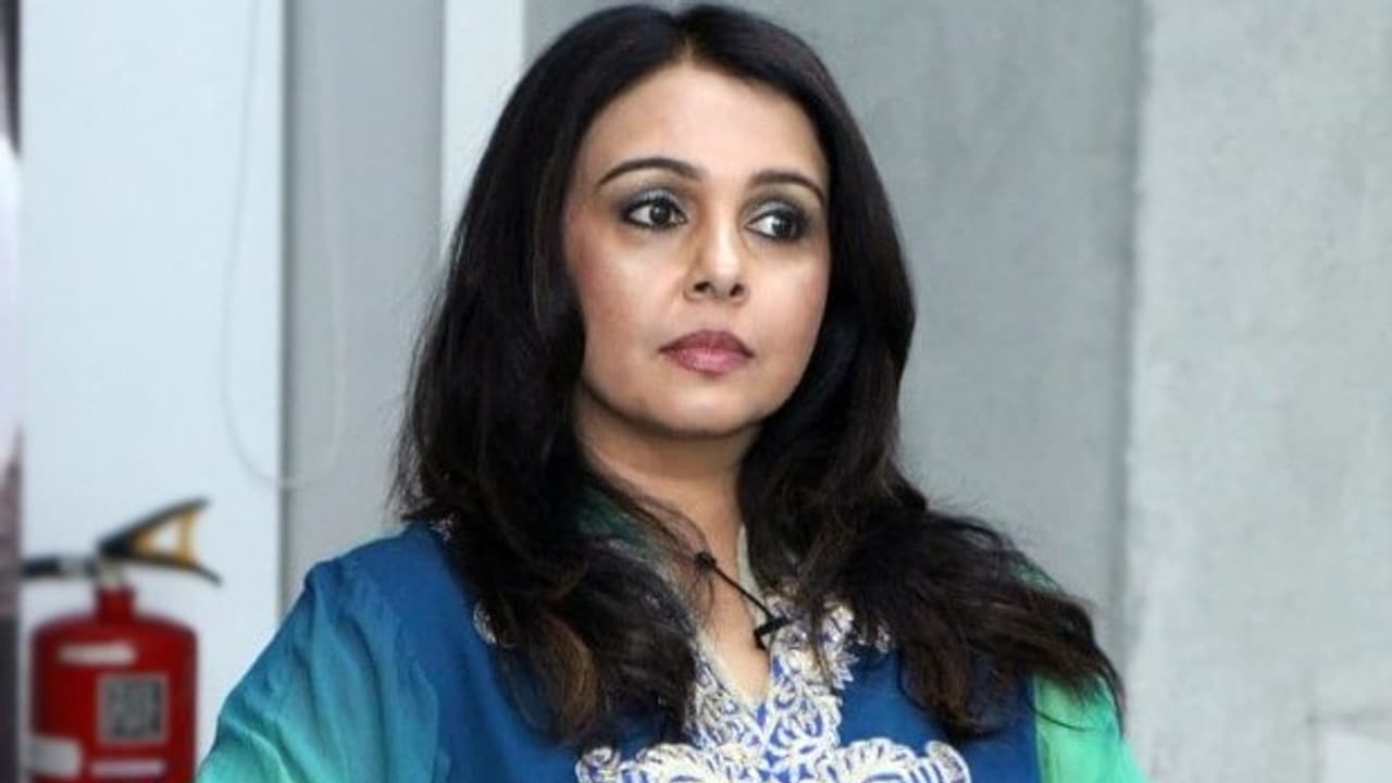 Suchitra Krishnamoorthi Suchitra Krishnamoorthi