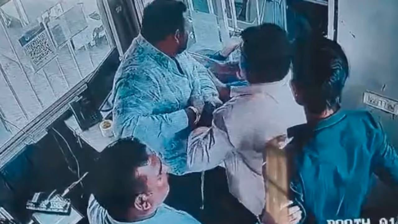 Man Assaults Toll Staff In Karnataka