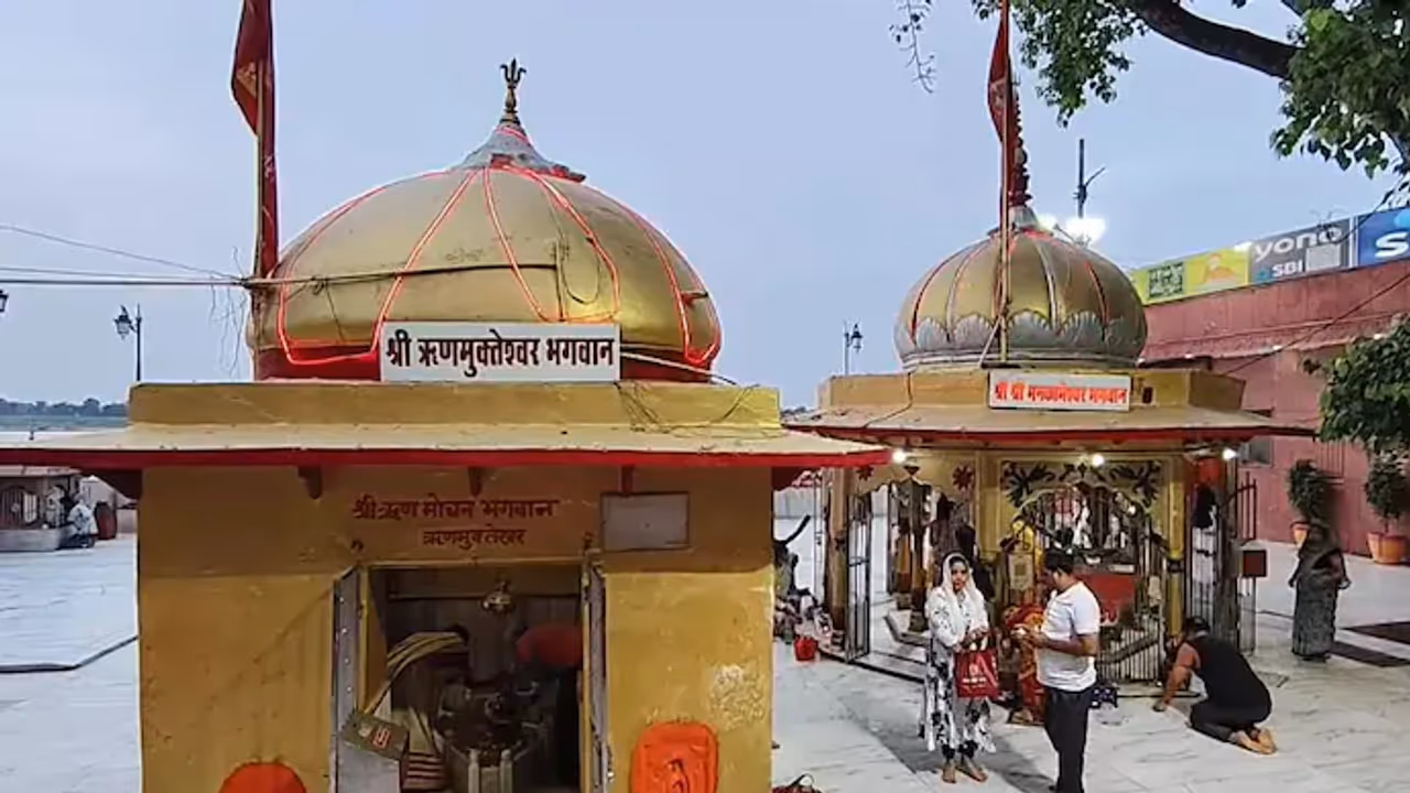 prayagraj mankameshwar temple enforces strict dress code for shravan prayagraj mankameshwar temple enforces strict dress code for shravan