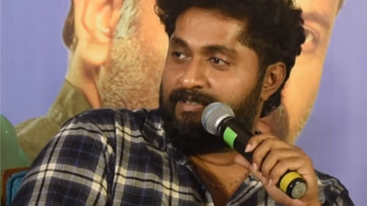Dhyan Sreenivasan gets angry during press meet Dhyan Sreenivasan gets angry during press meet