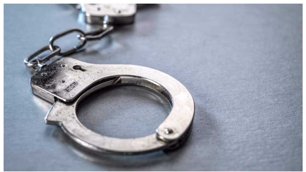 handcuffs handcuffs
