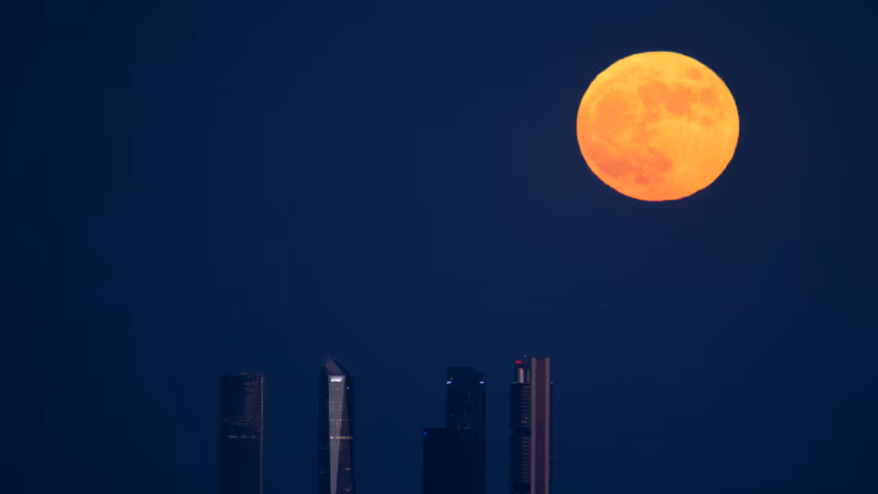 The full moon of June Strawberry Moon