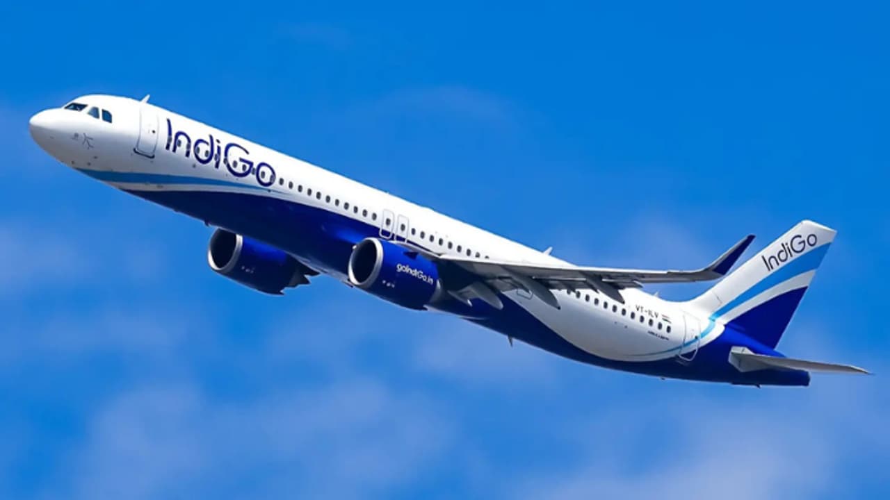 indigo flight landing issue jaipur airport om birla air traffic delay indigo flight landing issue jaipur airport om birla air traffic delay