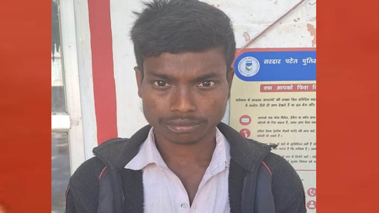 cyber fraud Accused arrested by jaipur police cheats in the name of Bank KYC 