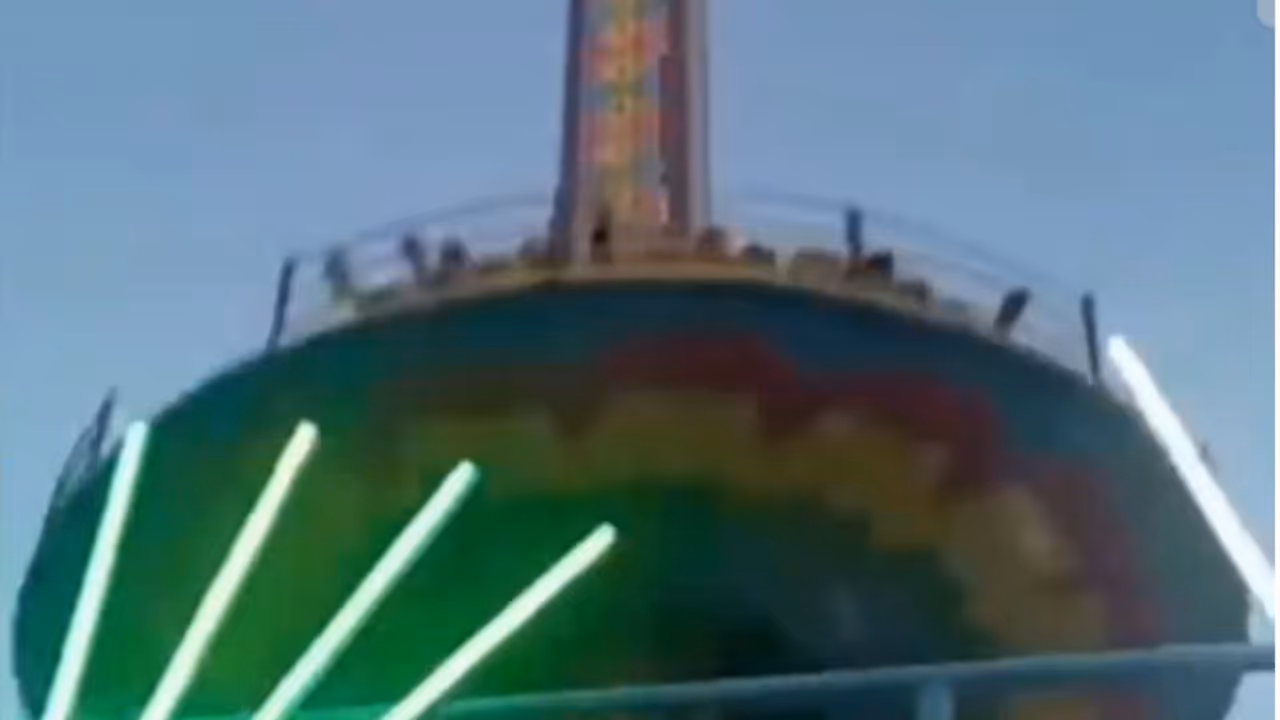 many children fell down 30 feet broken swing due to breaking of cable in ajmer disneyland fair many children fell down 30 feet broken swing due to breaking of cable in ajmer disneyland fair