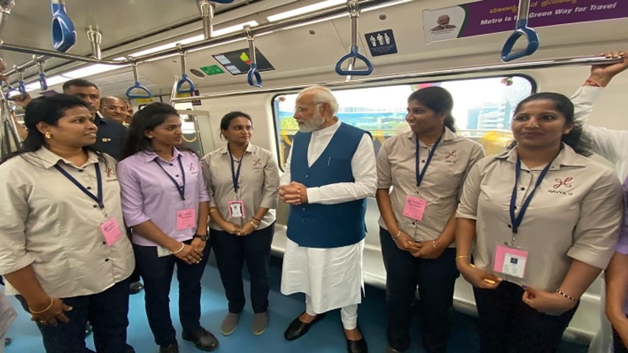 PM Narendra Modi in Metro PM Narendra Modi in Metro