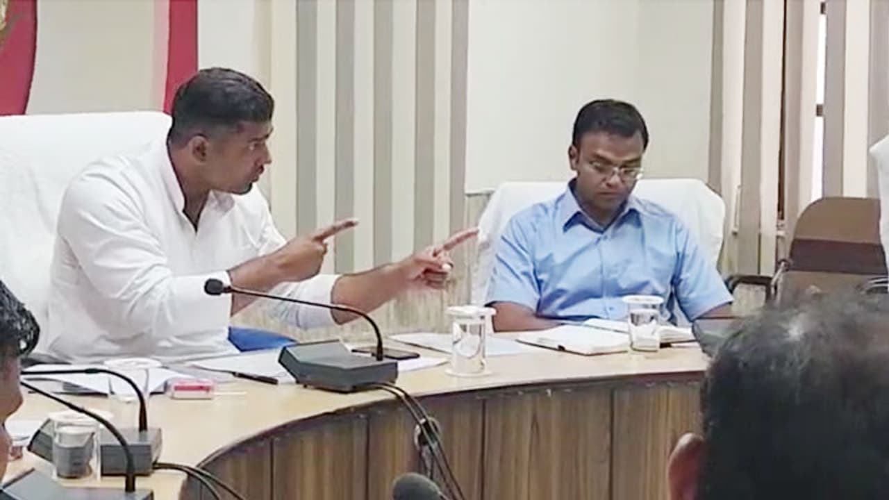 Ashok Gehlot Sports Minister Ashok Chandna again in controversy threatened to kill the officer Ashok Gehlot Sports Minister Ashok Chandna again in controversy threatened to kill the officer