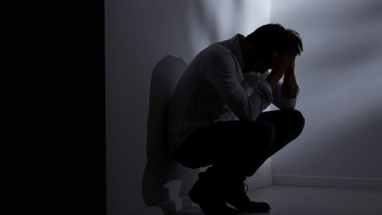 sangli news 22 year old youth committed suicide by hanging in Maharashtra sangli news 22 year old youth committed suicide by hanging in Maharashtra