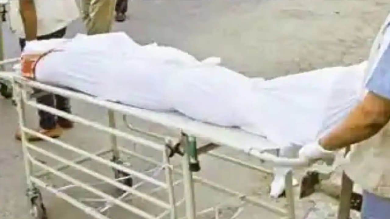 emotional story husband death on wedding anniversary in raod accident emotional story husband death on wedding anniversary in raod accident