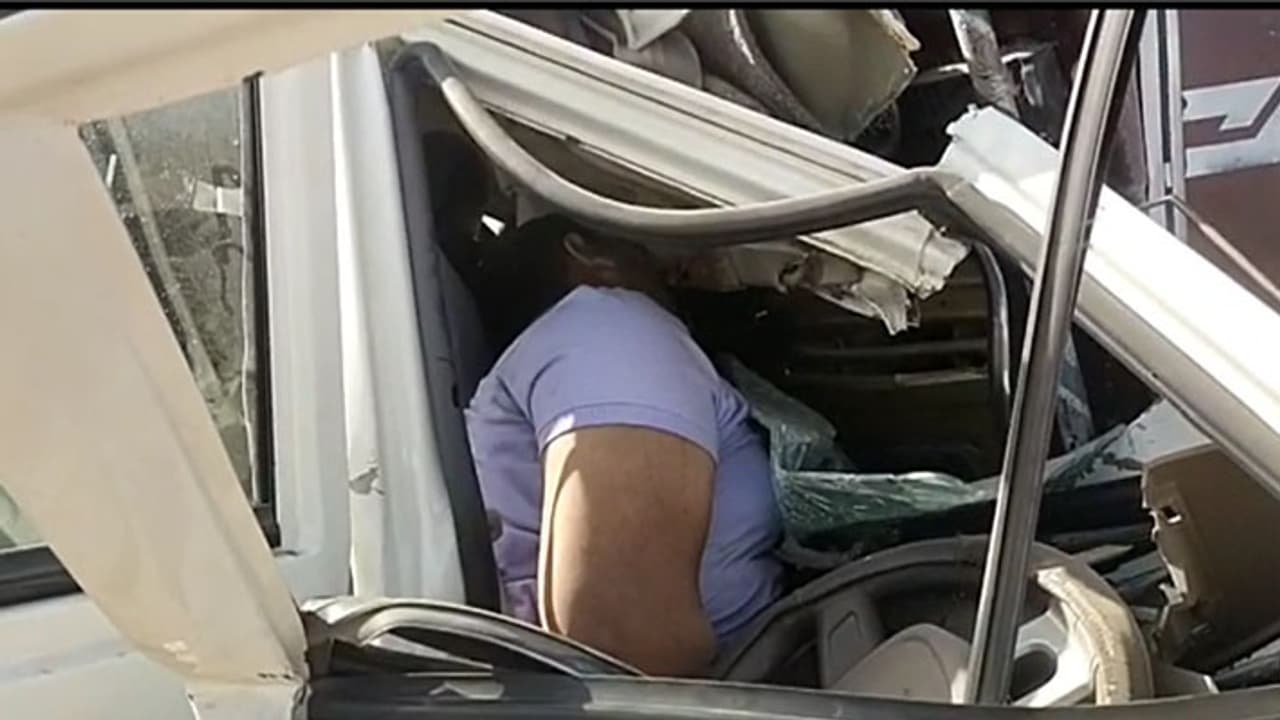 Churu news painful accident of bolero and truck