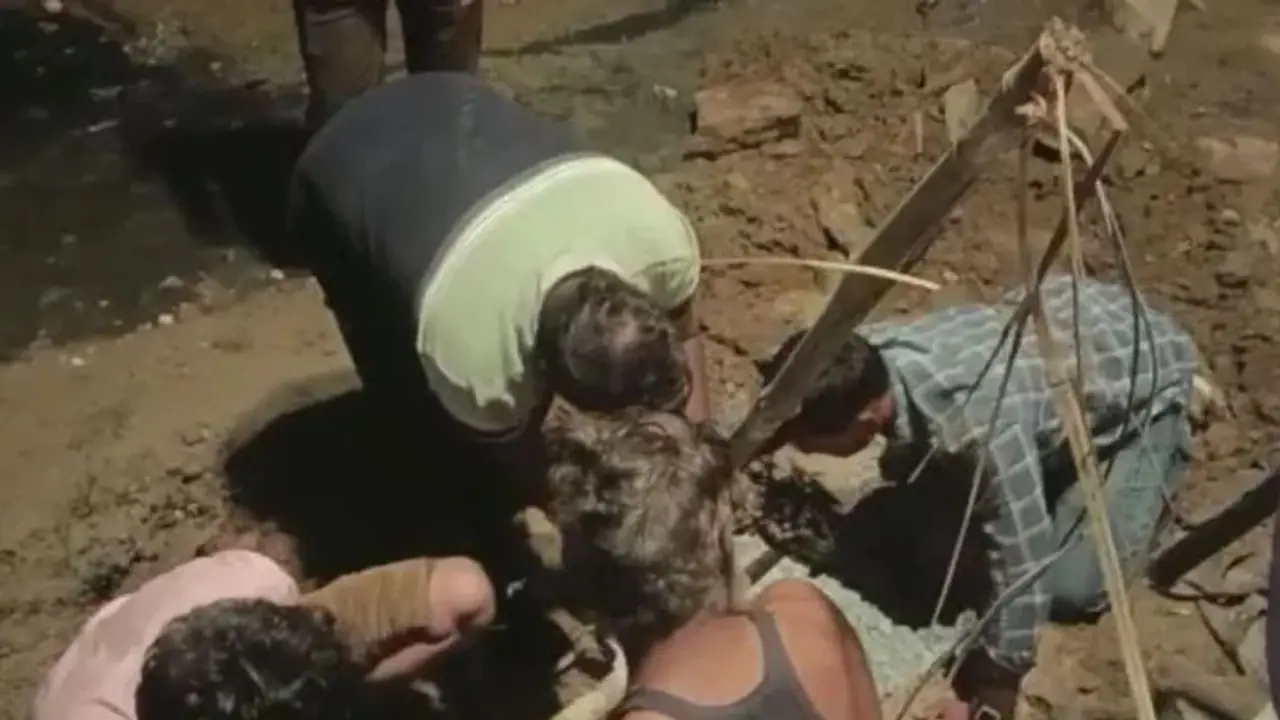 two people died three critical condition due to poisonous gas of factory chamber two people died three critical condition due to poisonous gas of factory chamber