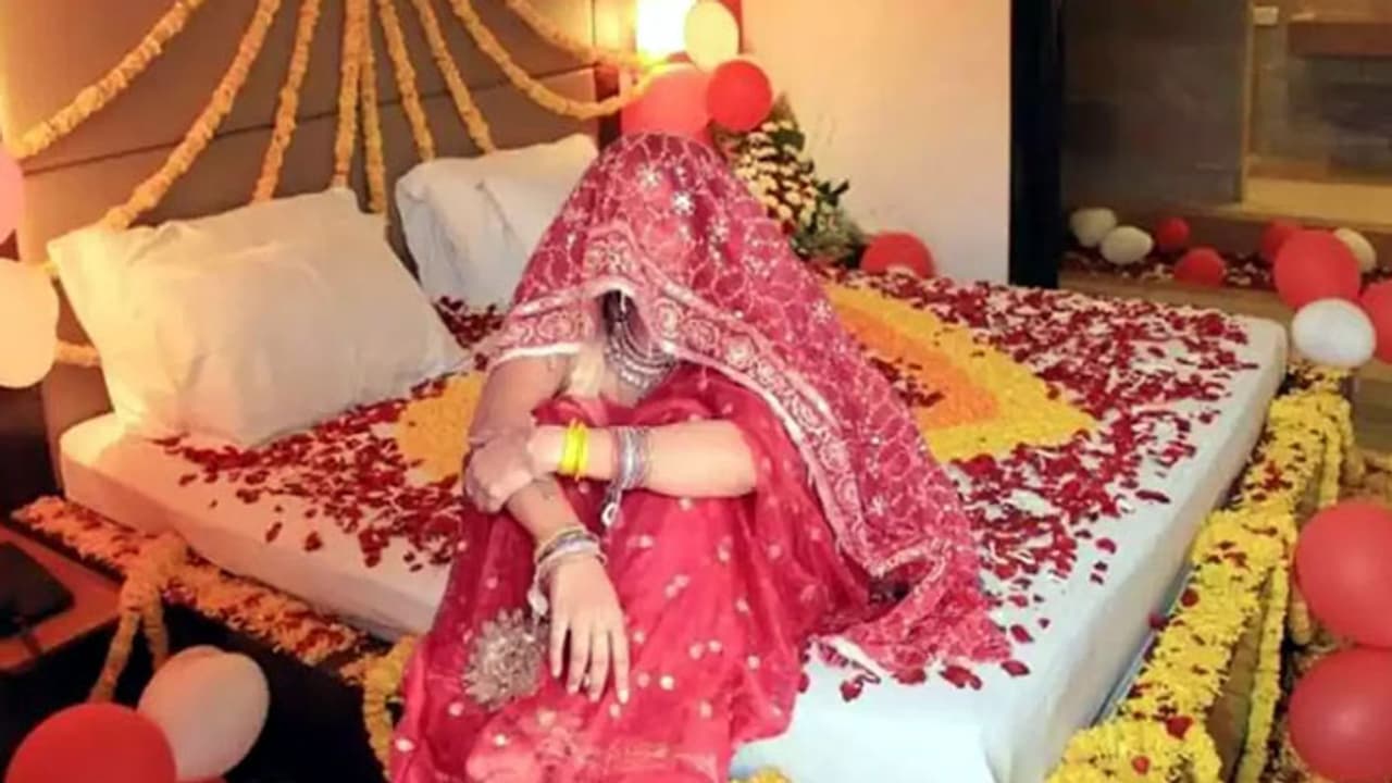 groom demanded 10 lakh rupees in dowry honeymoon groom demanded 10 lakh rupees in dowry honeymoon
