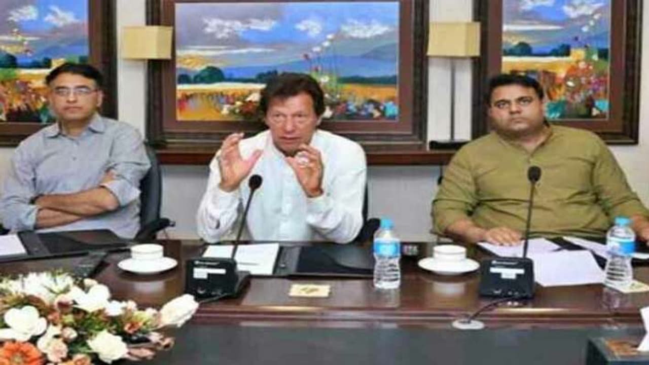 imran khan with pti leader imran khan with pti leader
