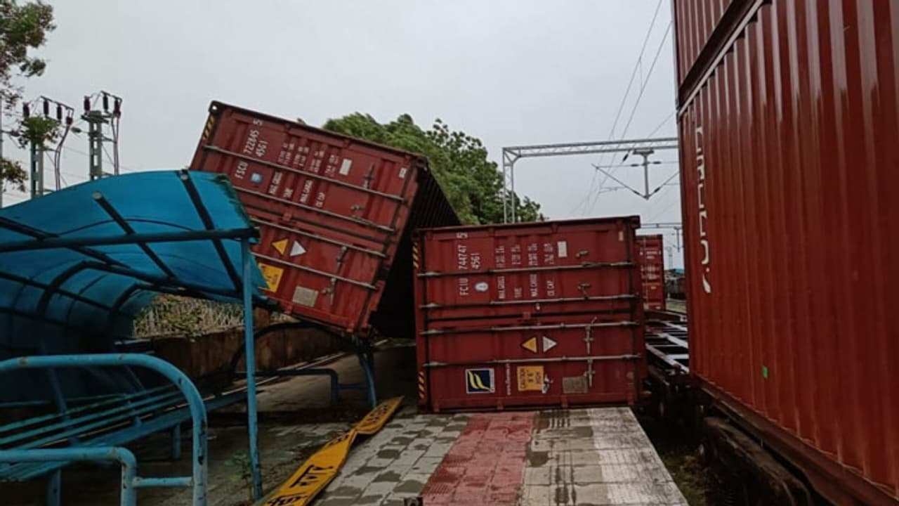 Pali news Storm and darkness Pali news Storm and darkness