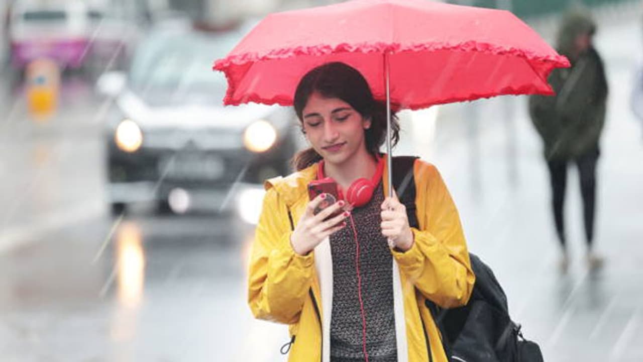 Weather Updates on Smartphone Weather Updates on Smartphone