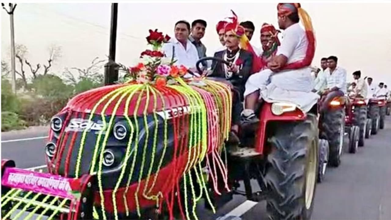 Barmer farmers son became groom took wedding procession on 51 tractors Barmer farmers son became groom took wedding procession on 51 tractors