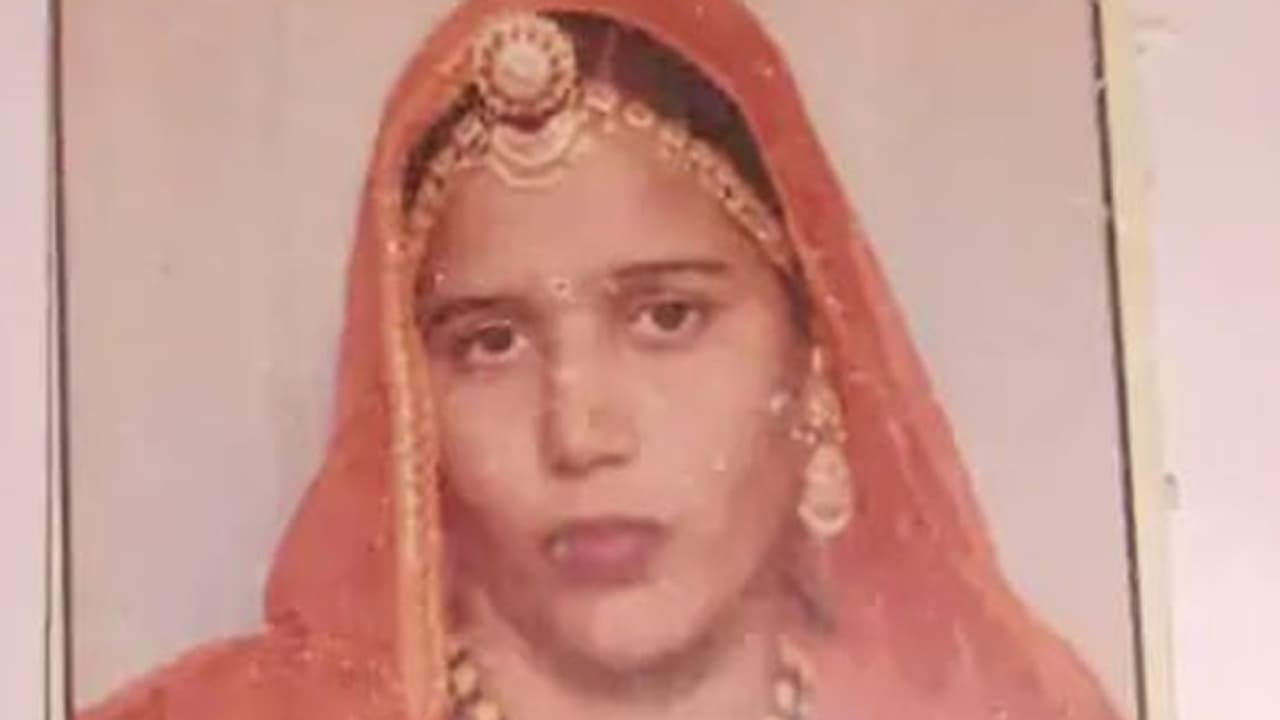 emotional story mother fight with cobra snake emotional story mother fight with cobra snake