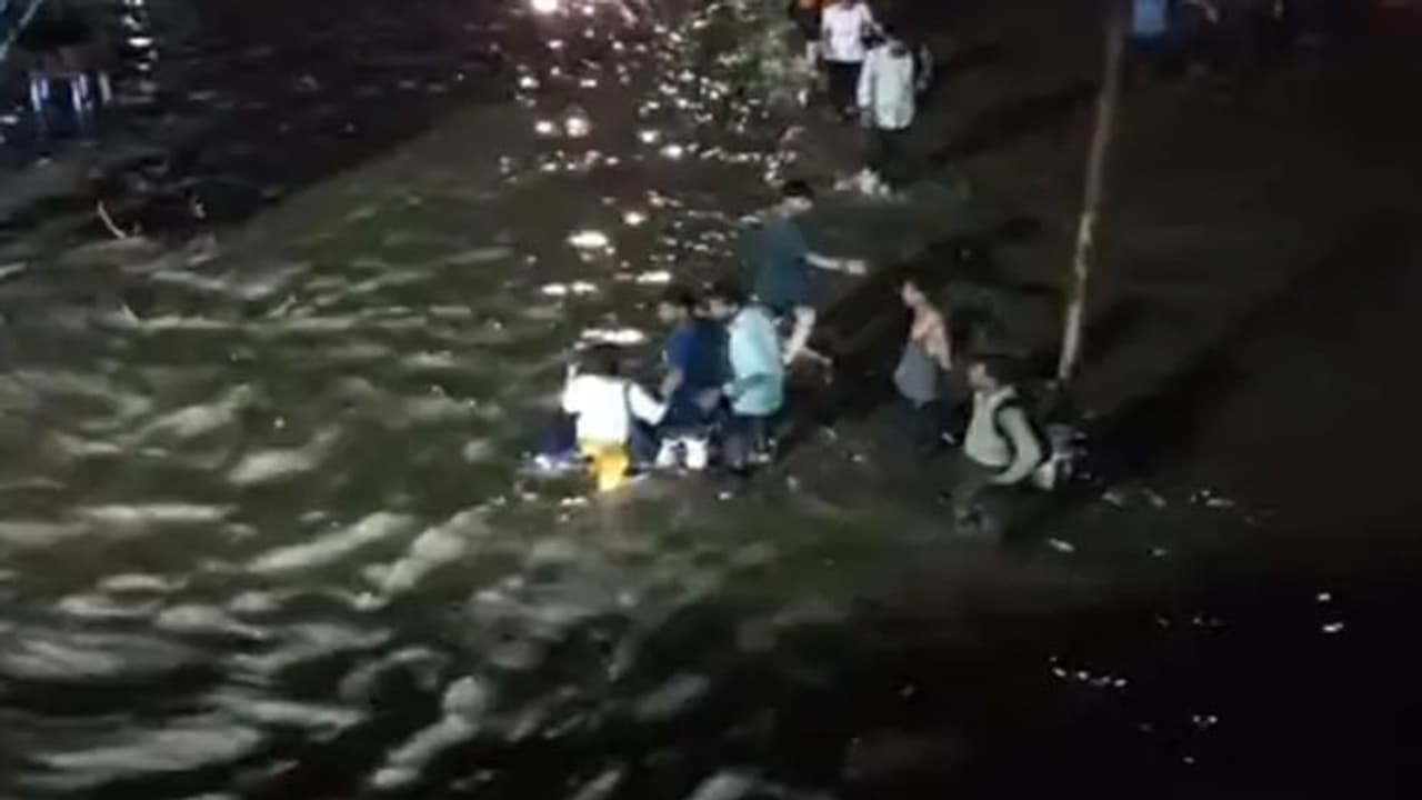 monsoon updates Heavy rain flood like situation monsoon updates Heavy rain flood like situation