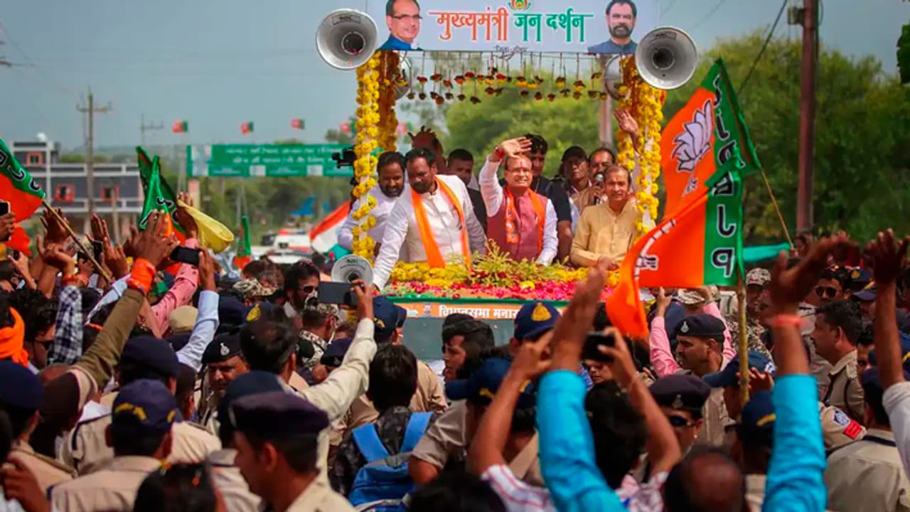 Shivraj Singh Chouhan road show in Bhind