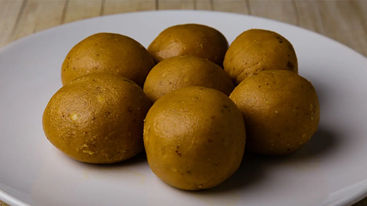 besan ke laddu in just 10 minute besan ke laddu in just 10 minute