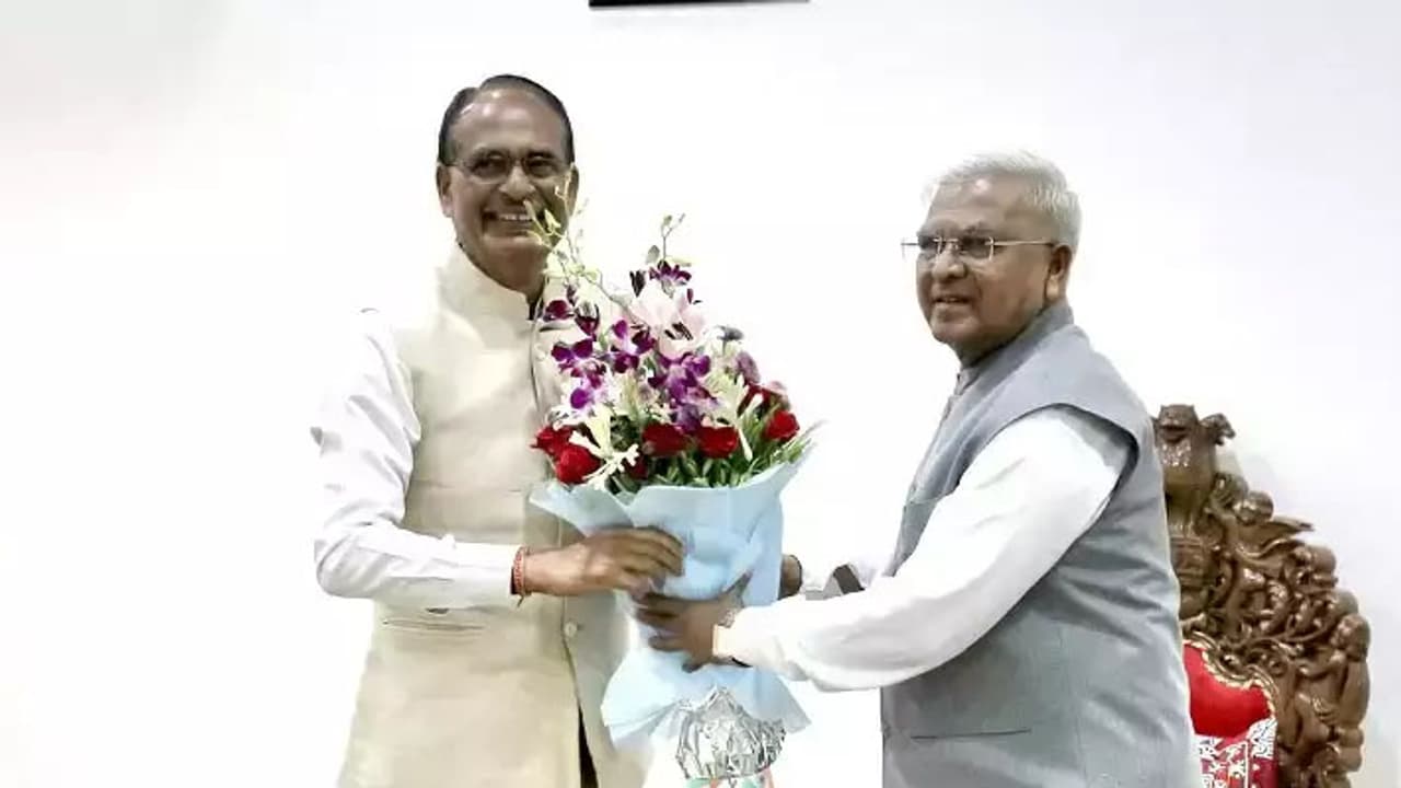 Chief Minister Shivraj Singh Chauhan reached Madhya Pradesh Raj Bhavan Chief Minister Shivraj Singh Chauhan reached Madhya Pradesh Raj Bhavan