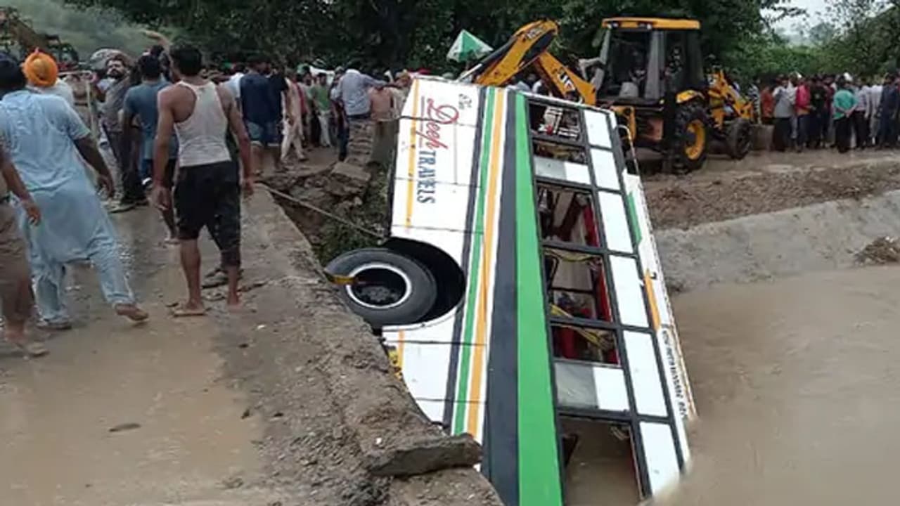 muktsar bus accident bus fell into canal muktsar bus accident bus fell into canal