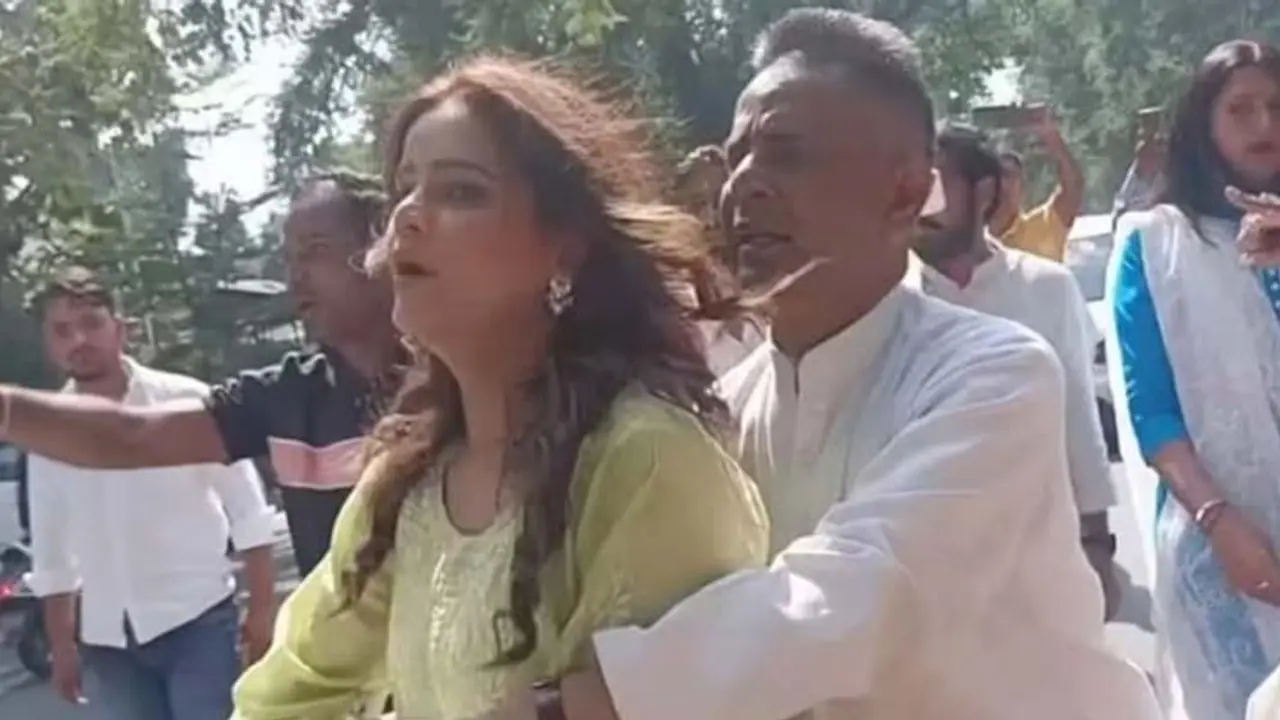 Bigg Boss 16 Archana Gautam And Her Father Beaten Bigg Boss 16 Archana Gautam And Her Father Beaten