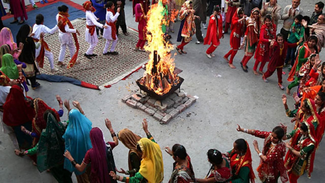 celebrated Lohri in a unique way celebrated Lohri in a unique way