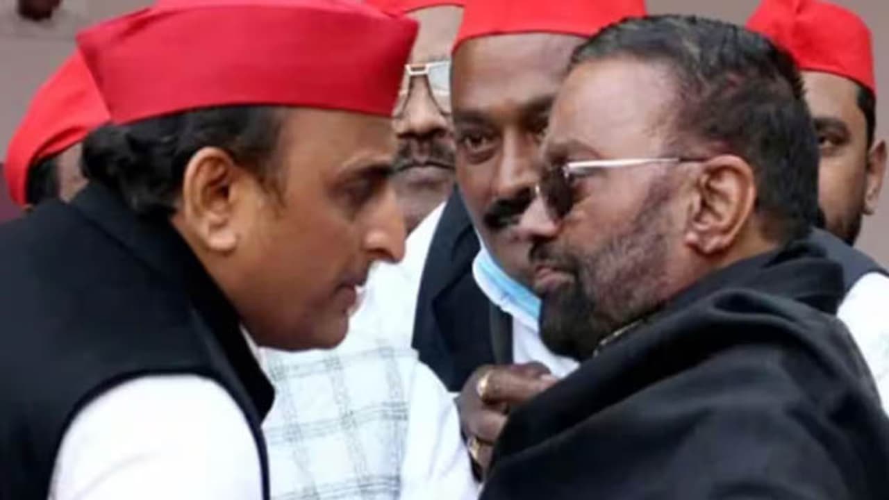swami prasad maurya resigns akhilesh yadav samajwadi party swami prasad maurya resigns akhilesh yadav samajwadi party