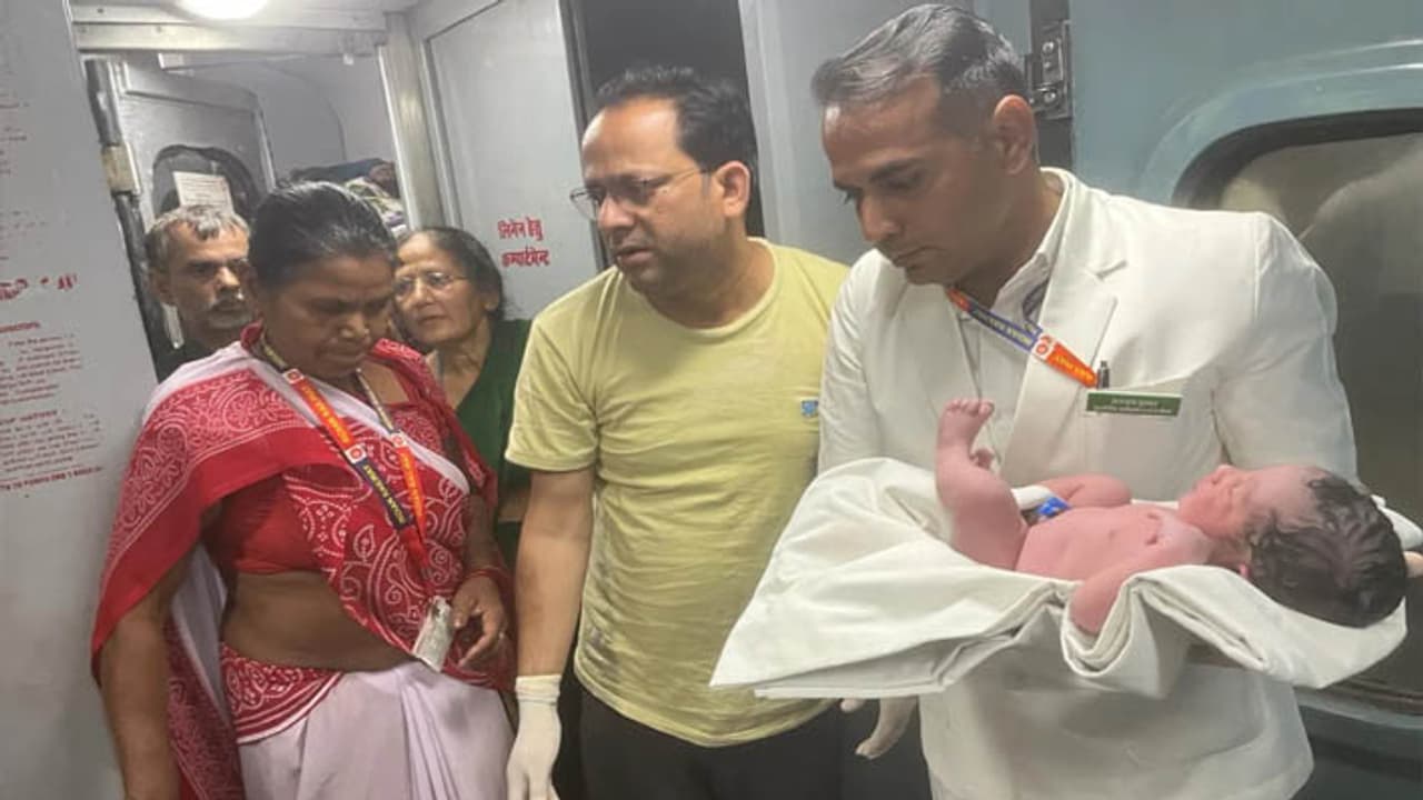 train on kamayani express train on kamayani express