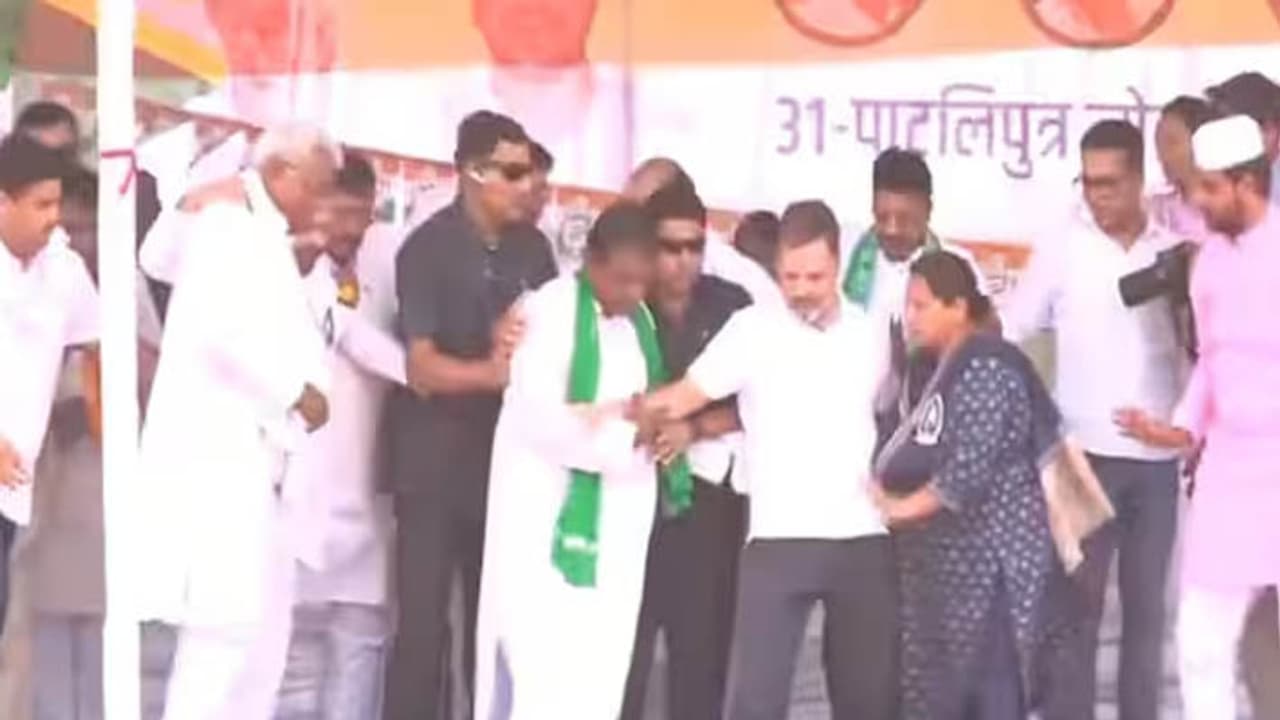 stage caves in as rahul gandhi
