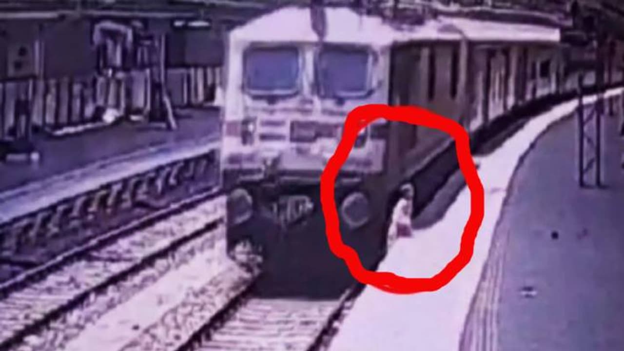 Agra UP Raja Mandi Railway Station Agra UP Raja Mandi Railway Station