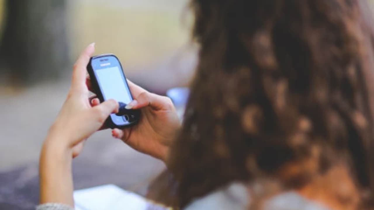 Beautiful Girl Phone Woman Using Beautiful Girl Phone Woman Using