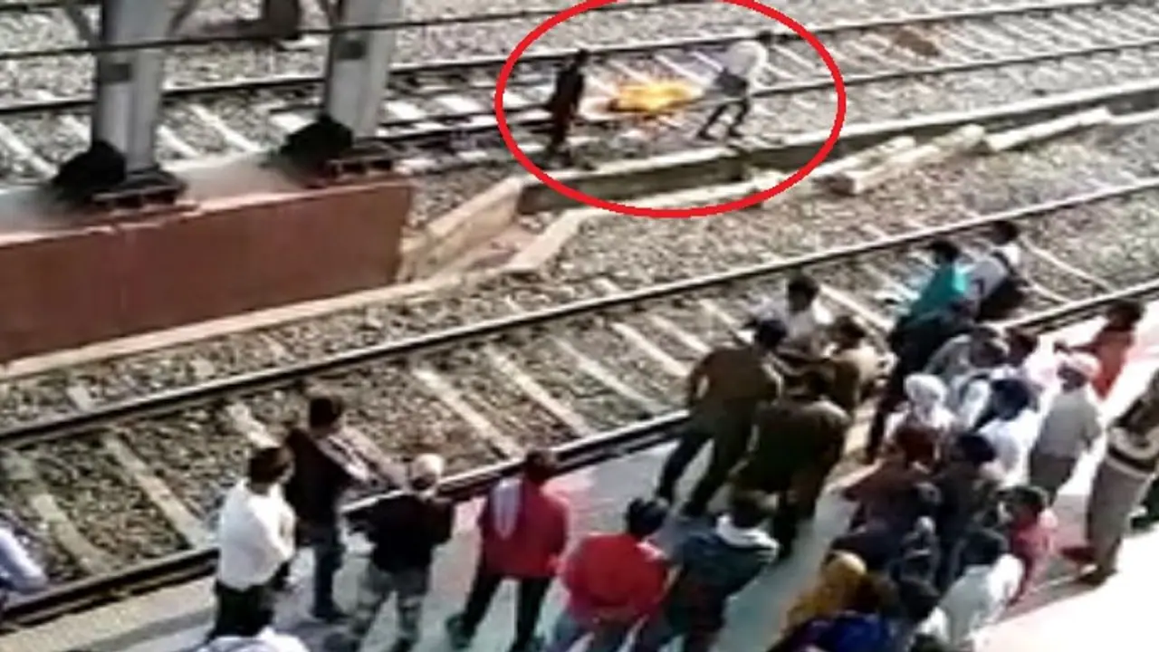 Girl jumps in front of train Girl jumps in front of train